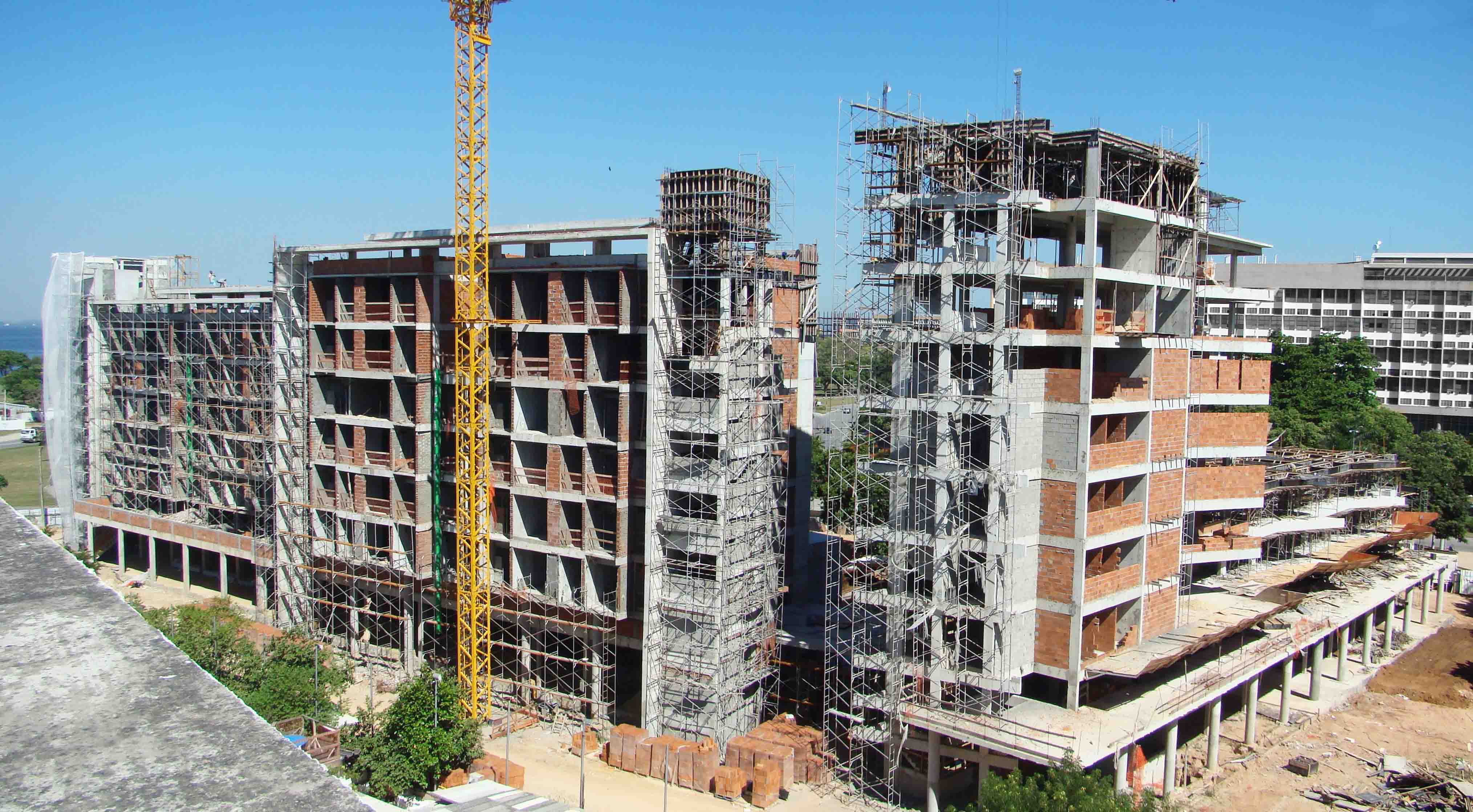 Vista aérea do canteiro de obras e das Residências Universitárias