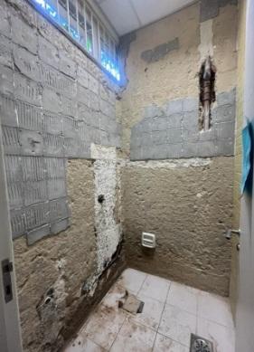 1º Medição - Remoção dos azulejos dos sanitários - Auditório
